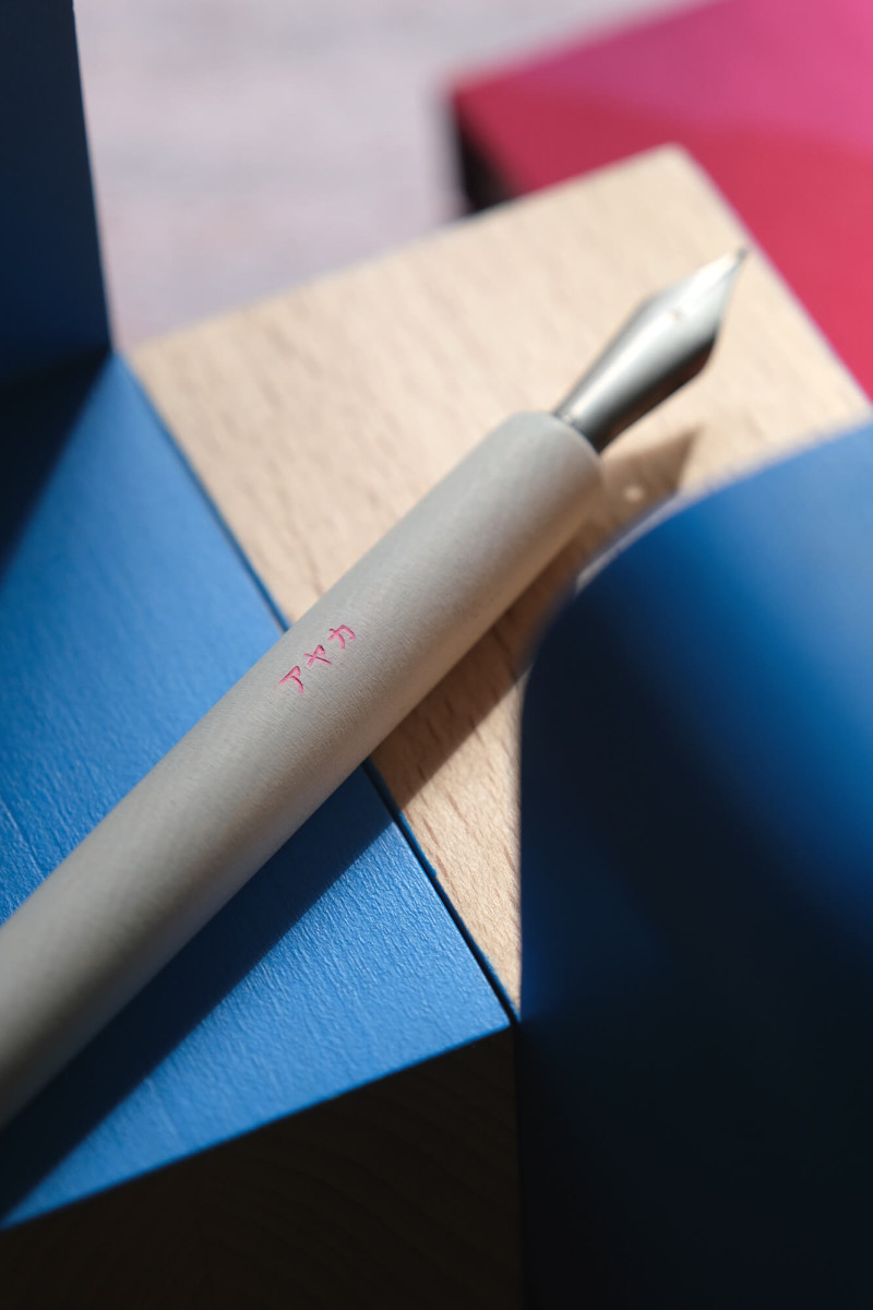 オリジナル筆記具へ字入れ「ペン彫刻」サービス